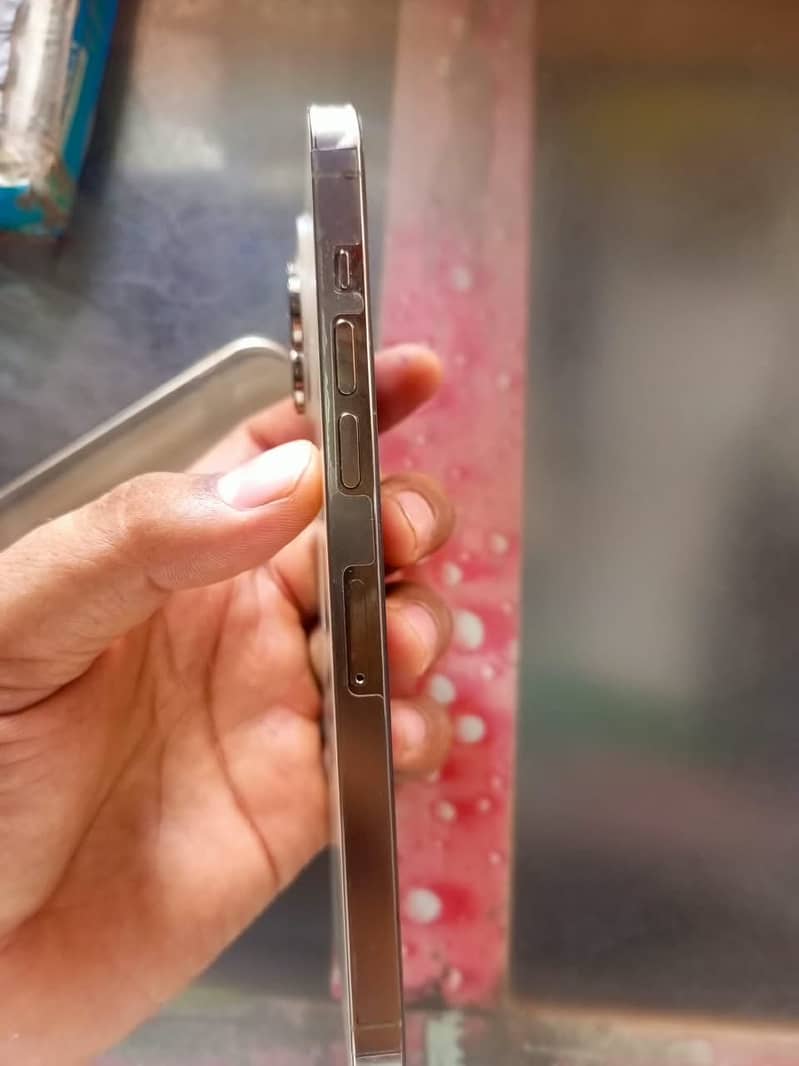 Apple iPhone 14 Pro Max 5