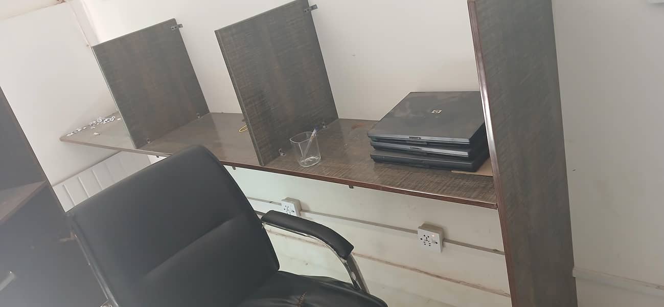 Office table chairs 0
