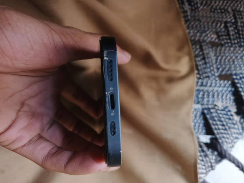 Apple iPhone 13 3