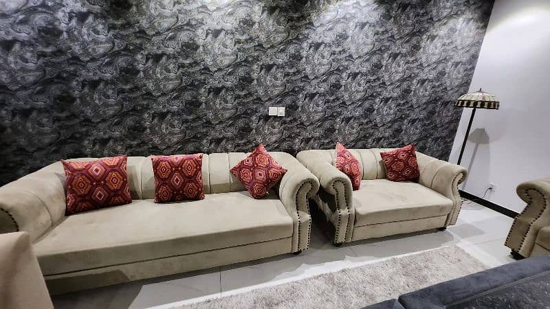 7 seats sofa and chairs with centre table 2