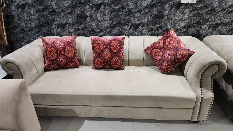 7 seats sofa and chairs with centre table 3