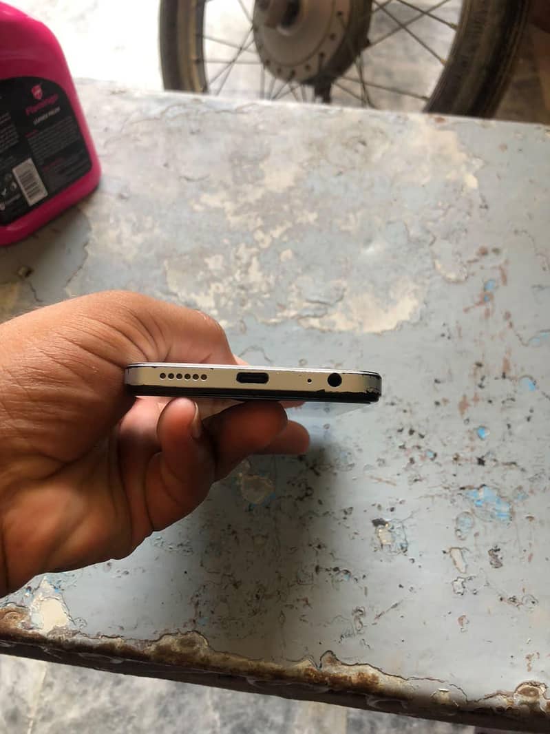 Tecno Spark 20C 2