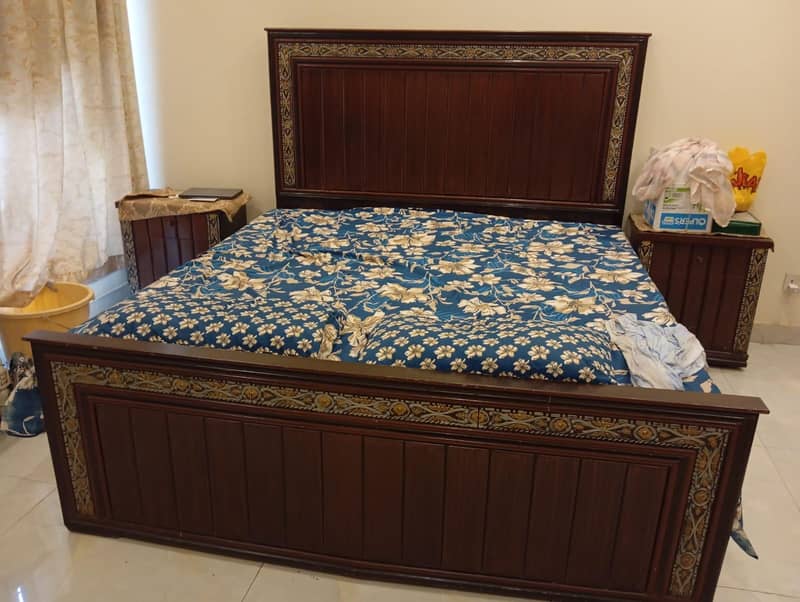 Complete Bed set (with side tables, dressing) 5