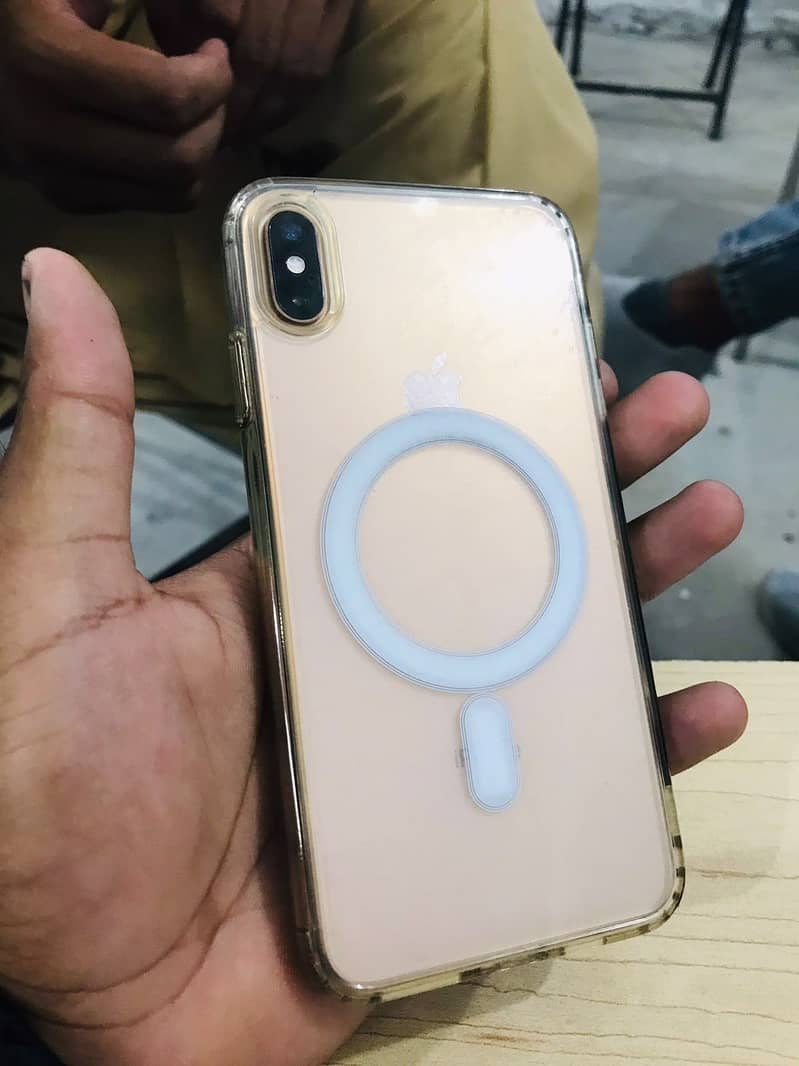 Apple iPhone XS Max 5