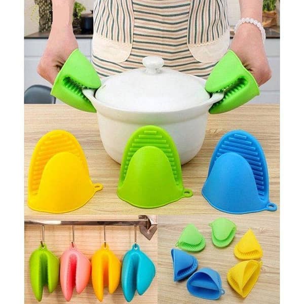 Silicone Pot Grabber  2PCS - Multi-Color Heat-Resistant Kitchen Gloves (ZM Collection)