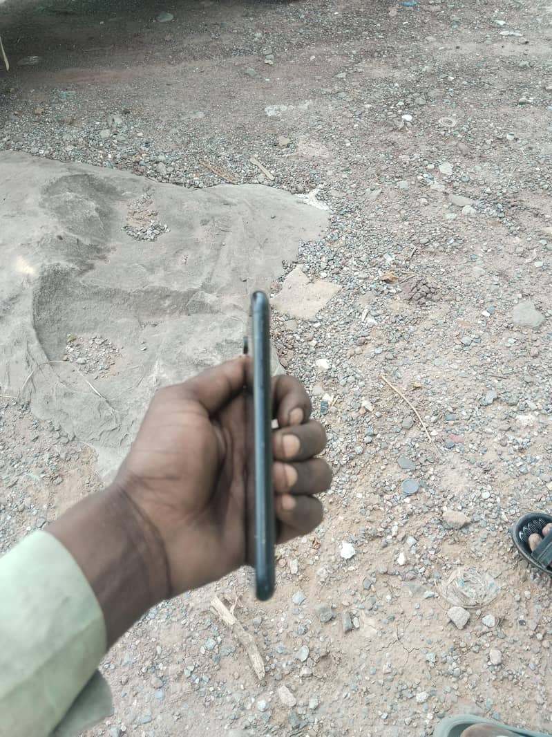 Apple iPhone XR 1