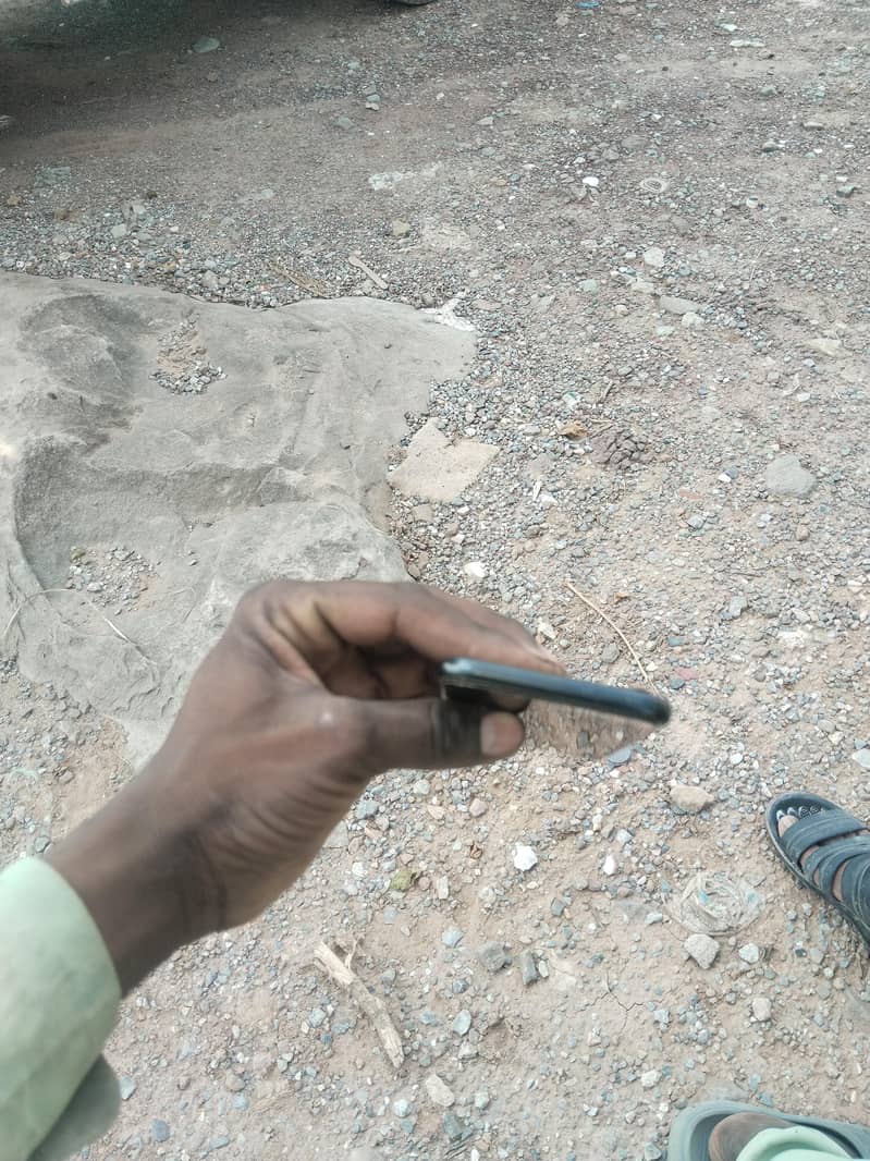 Apple iPhone XR 7