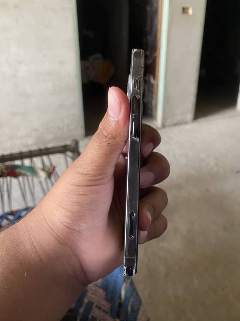 Apple iPhone 12 Pro 2