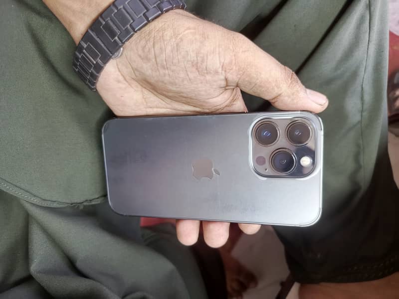 Apple iPhone 13 Pro 2