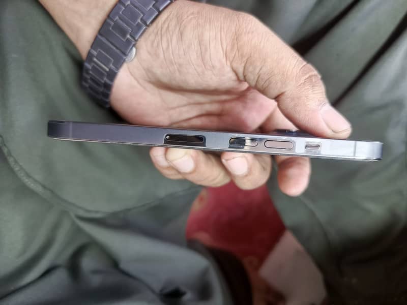 Apple iPhone 13 Pro 3