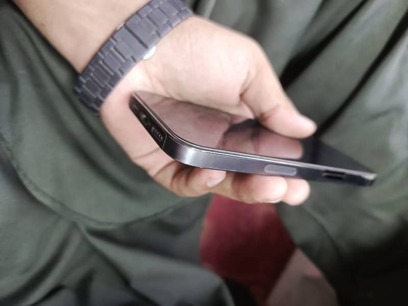 Apple iPhone 13 Pro 8