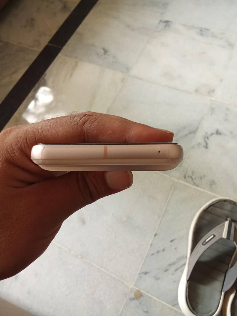 Google Pixel 8 3