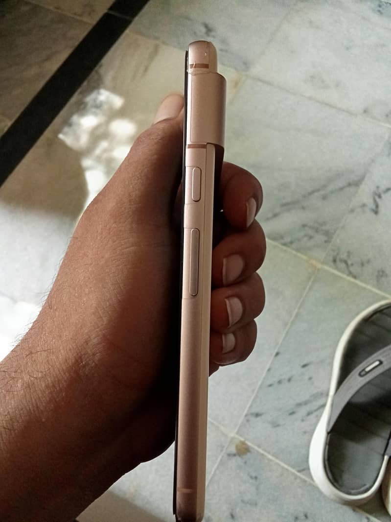 Google Pixel 8 4