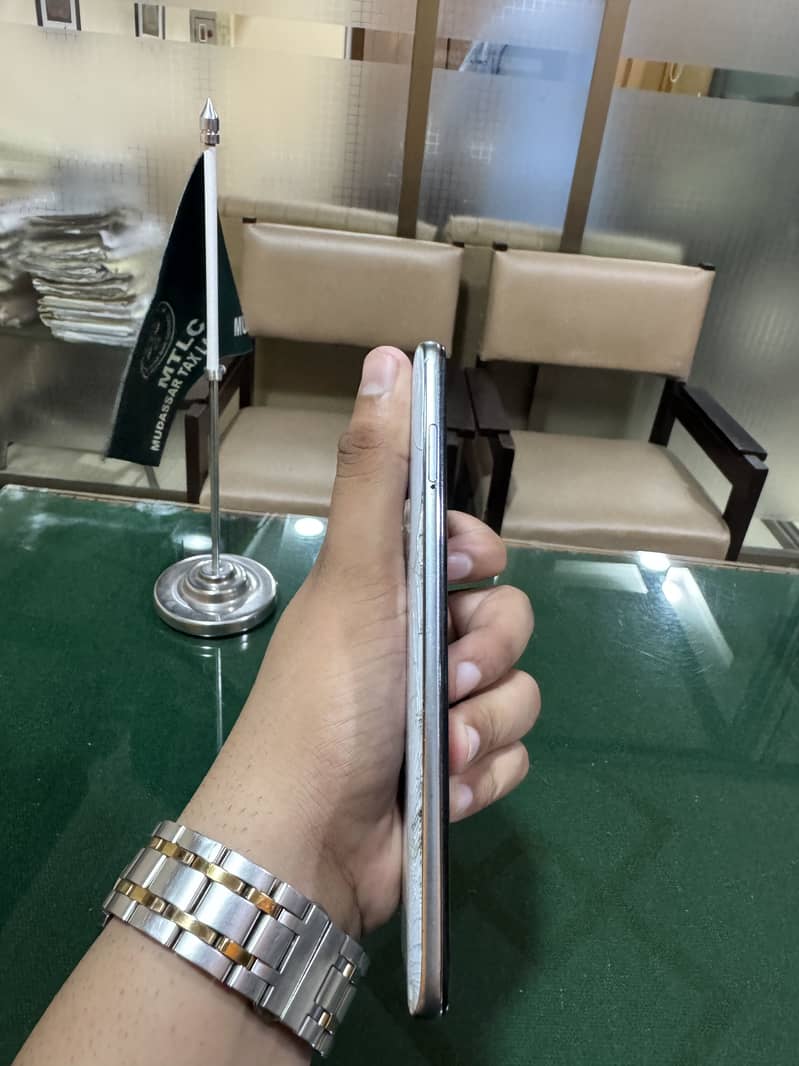 Xiaomi Redmi Note 9S 1