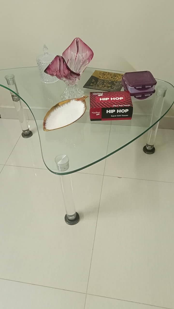 Table and carpet 1