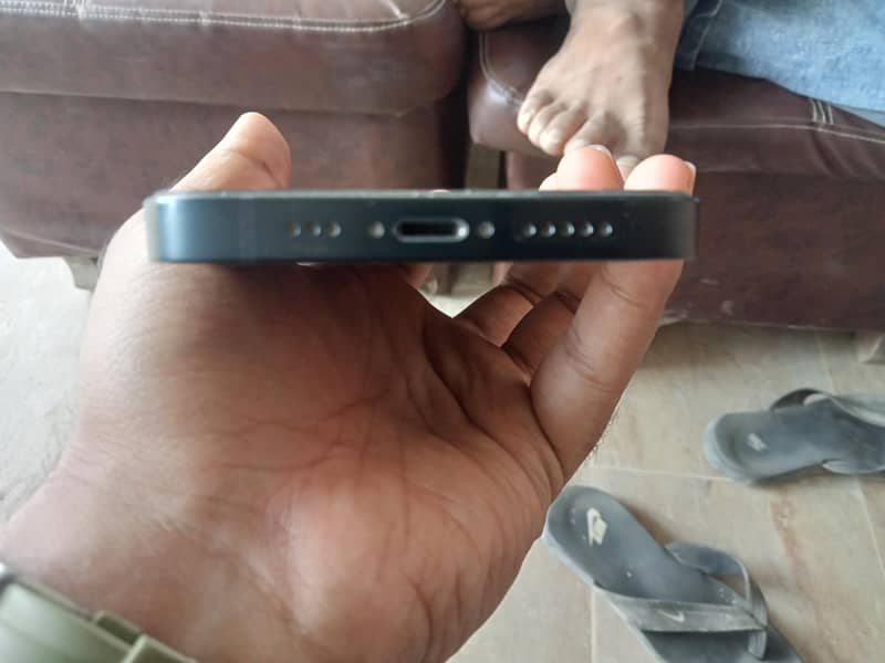 Apple iPhone 14 JV 3
