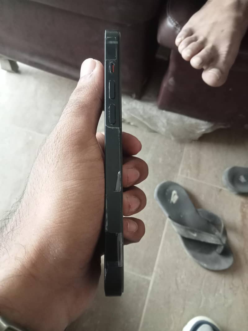 Apple iPhone 14 JV 4