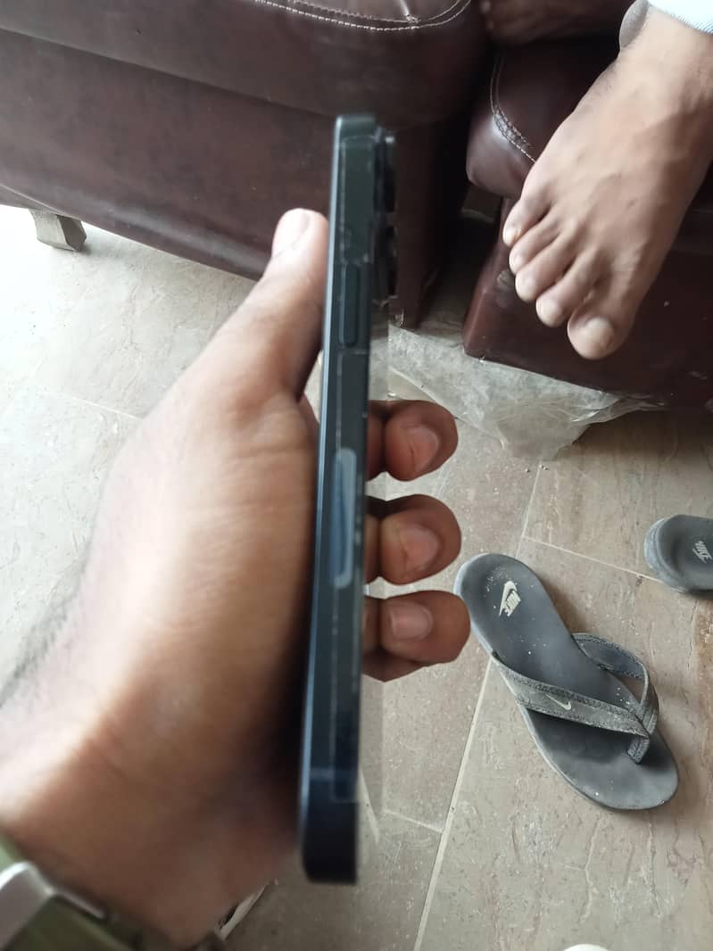 Apple iPhone 14 JV 5