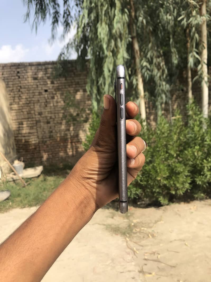 Apple iPhone 11 1