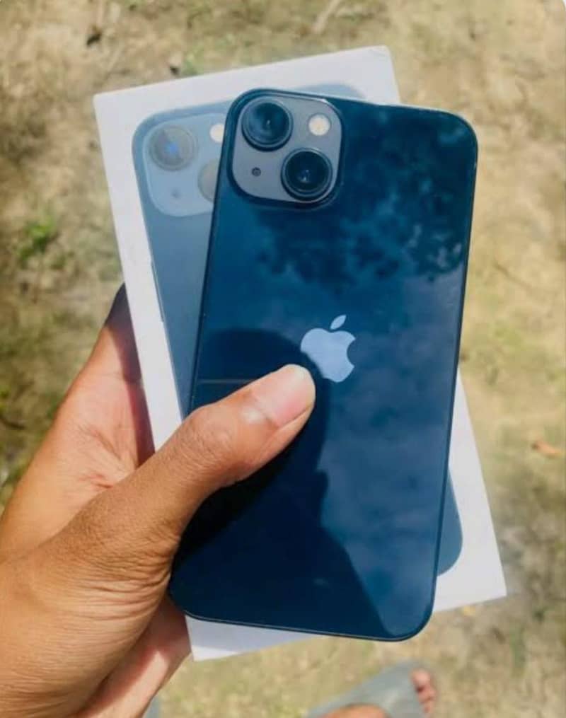 Apple iPhone 13 0