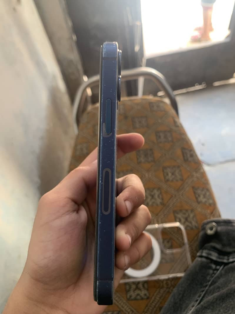 Apple iPhone 12 mini 6