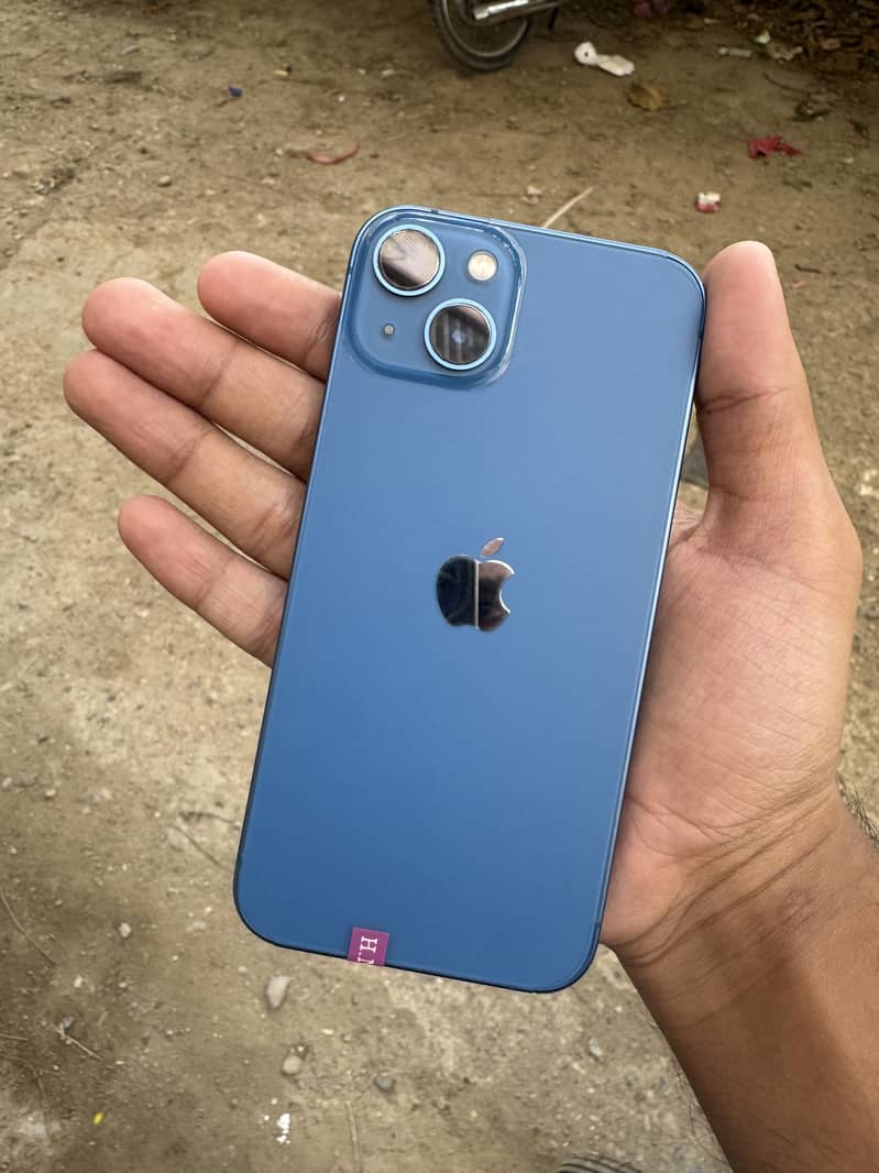 Apple iPhone 13 4