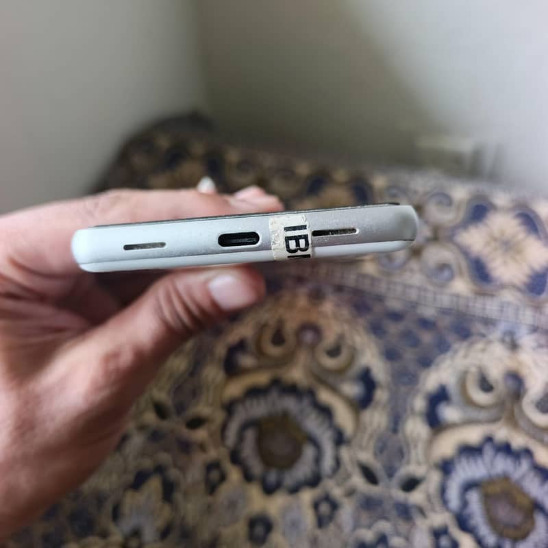 Google Pixel 7a 2