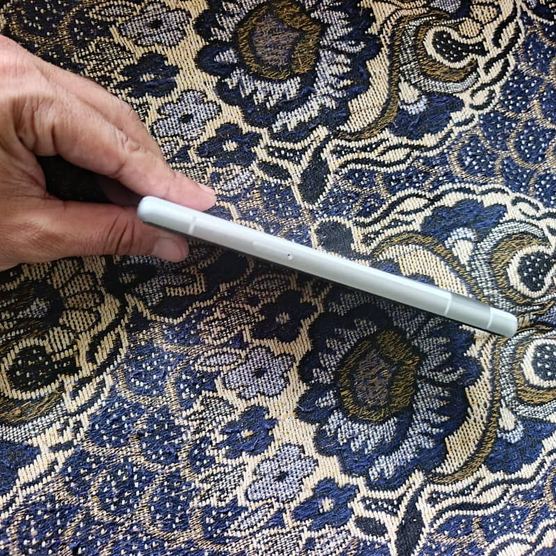 Google Pixel 7a 5