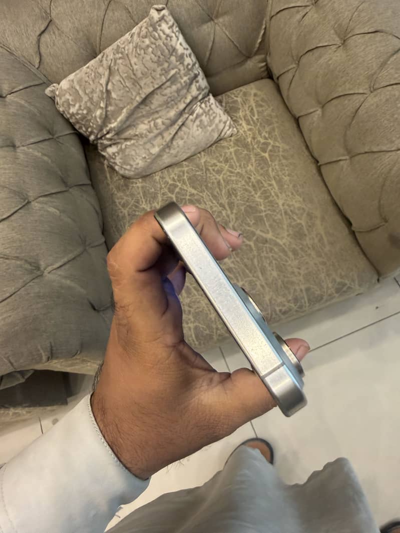 Apple iPhone 15 Pro Max 1