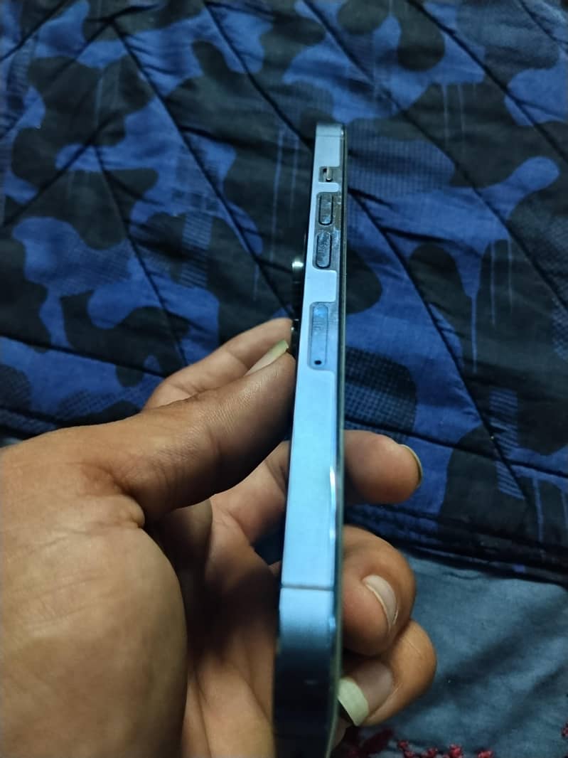 Apple iPhone 13 Pro 4