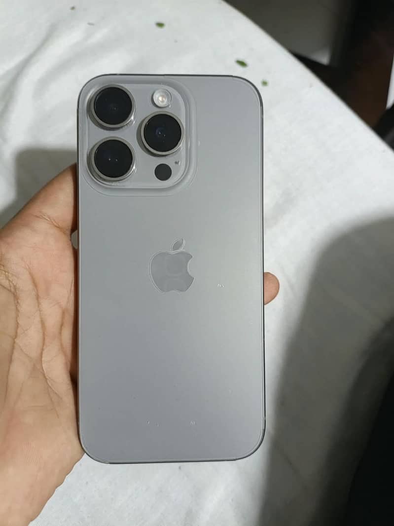 Apple iPhone 15 Pro 1