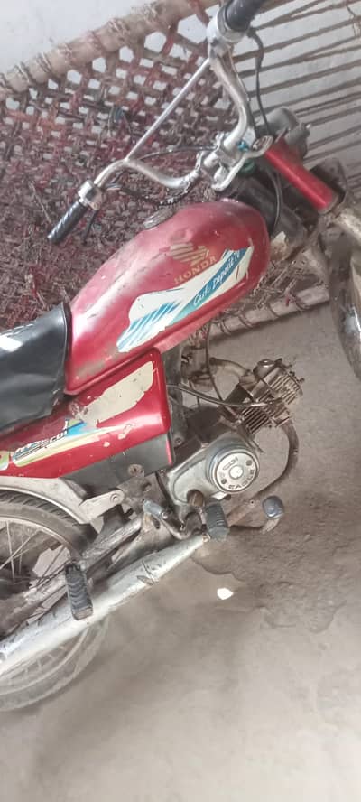 اس بائیک کا لیٹر ھے کاپی نہیں ھے