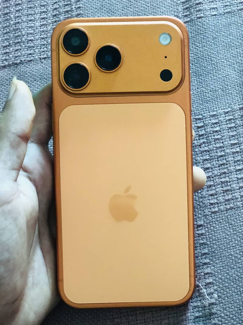 Apple iPhone 17 Pro Max 1