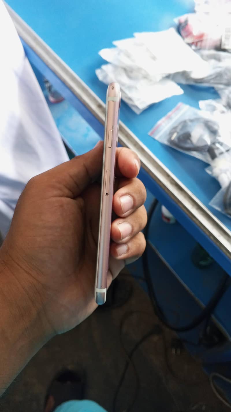 Apple iPhone 7 2