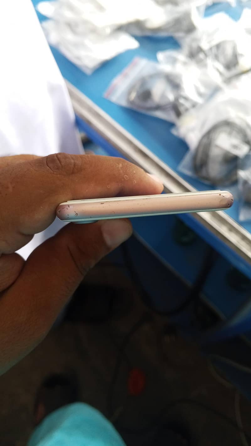 Apple iPhone 7 4