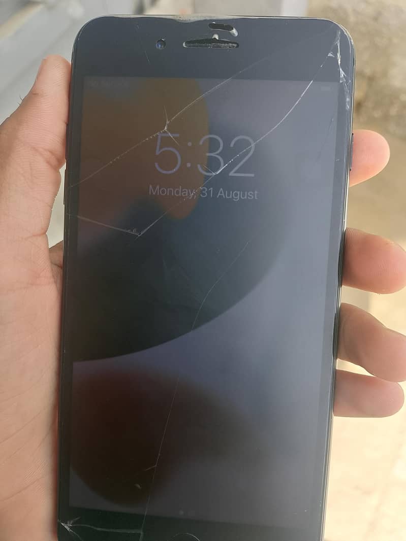 Apple iPhone 7 Plus 1