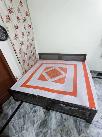 2 Single beds for sale