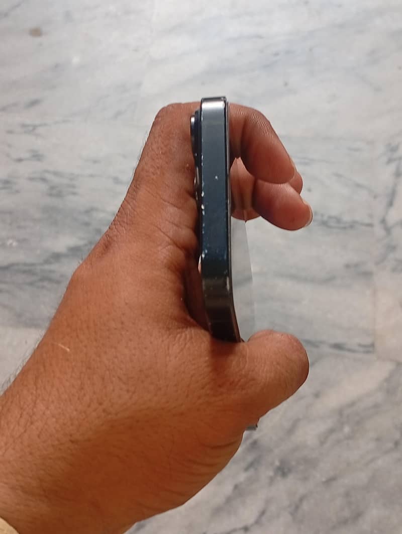 Apple iPhone 14 1