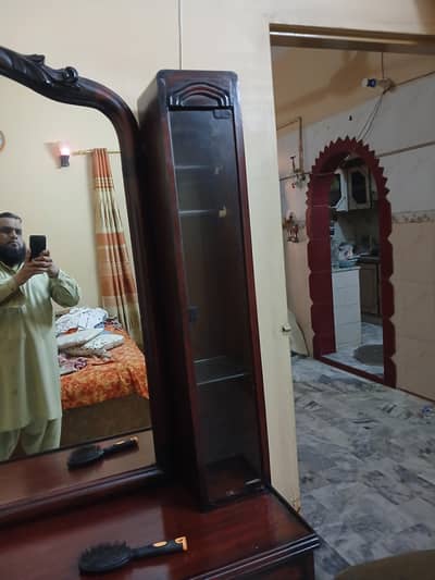 Dressing table
