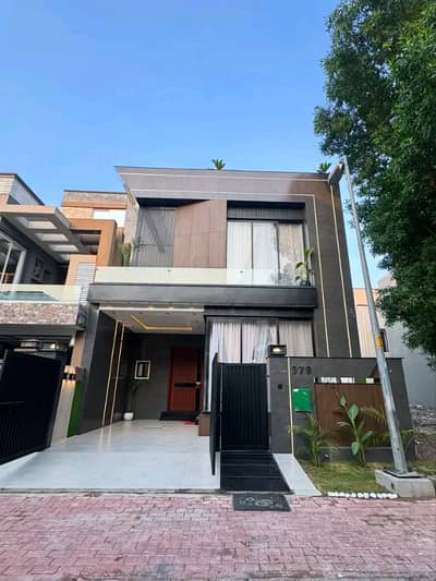 5 Marla Luxury House is Available for Rent in Bahria Town Lahore