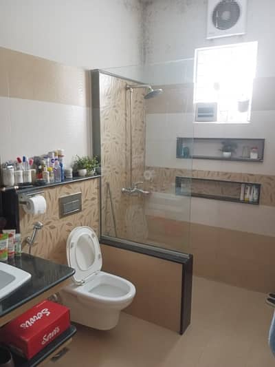 10 marla Full hous available for rent new type Wapda Town ph1 block E2