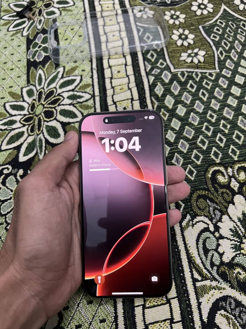 Apple iPhone 16 Pro 2