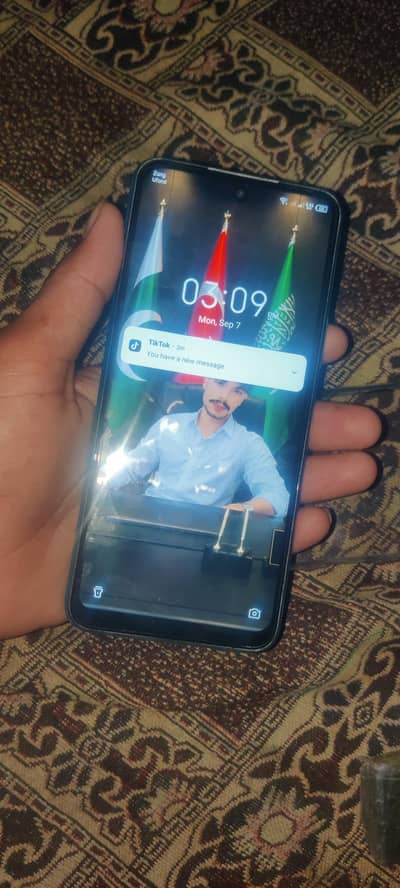 infixe hot 12 sale krna ha jisko chye rvta kryyy17000