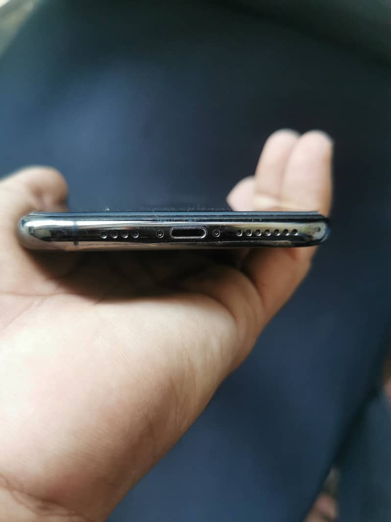 Apple iPhone 11 Pro Max 3