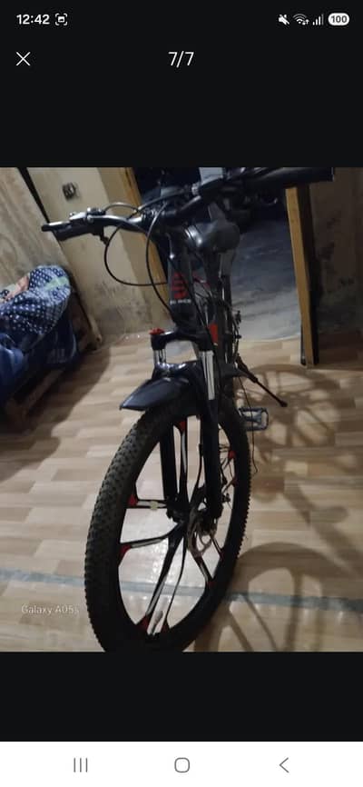 Almost New SK Bicycle | 21-Speed Shimano Gears | Alloy Rims