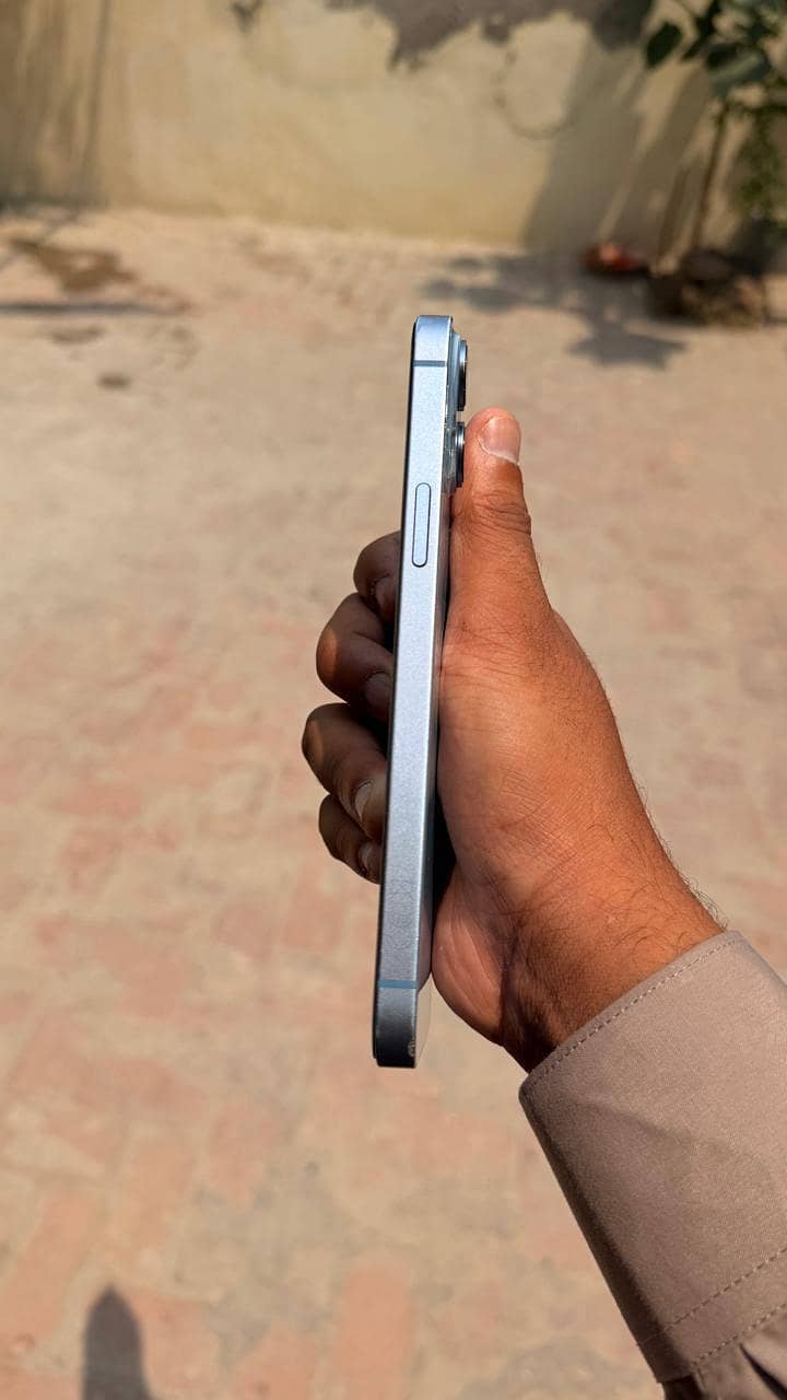 Apple iPhone 14 plus 3