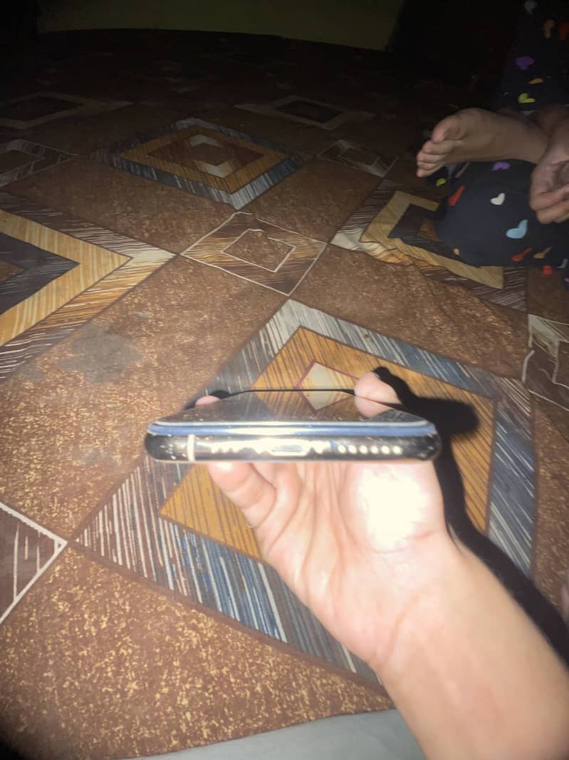 Apple iPhone XS 1