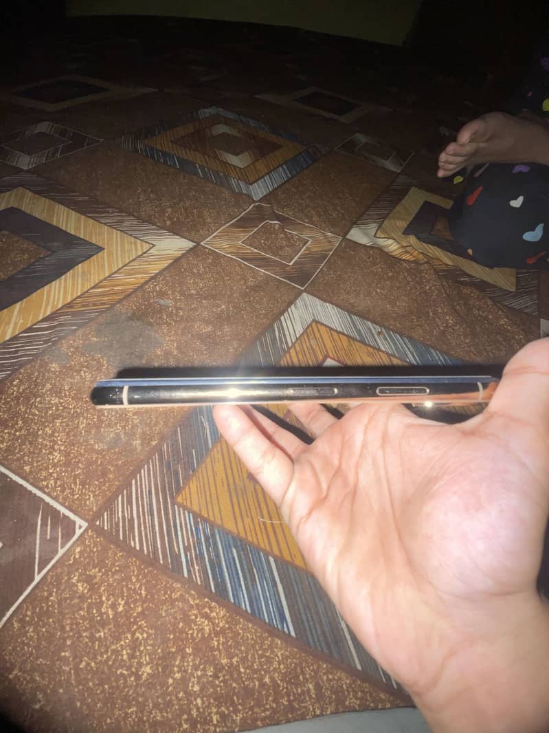 Apple iPhone XS 5