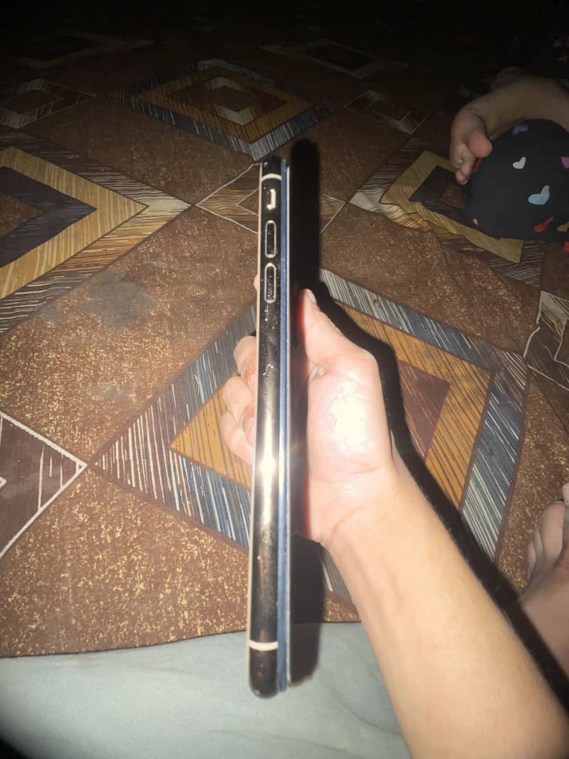 Apple iPhone XS 7