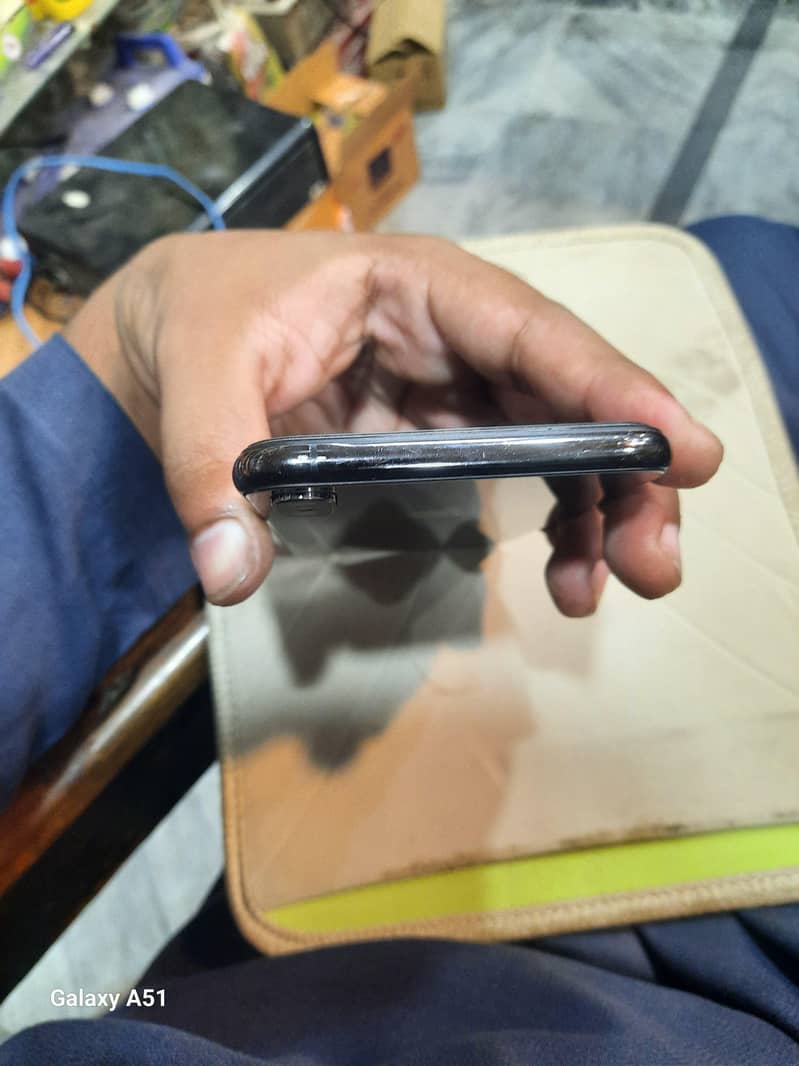 Apple iPhone XS Max 0